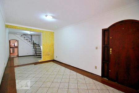 Sala de casa para alugar com 3 quartos, 185m² em Jardim Las Vegas, Santo André