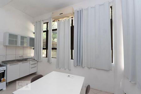 Cozinha de apartamento para alugar com 1 quarto, 50m² em Cristo Rei, São Leopoldo