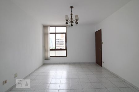 Sala de apartamento para alugar com 3 quartos, 80m² em Jardim das Acácias, São Paulo