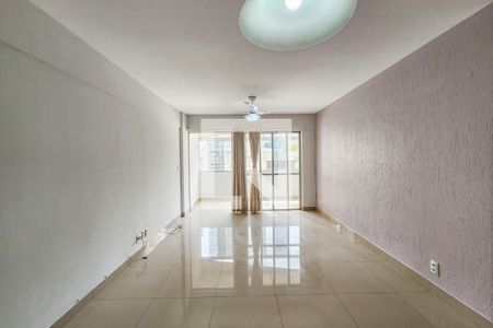 Sala de apartamento para alugar com 3 quartos, 110m² em Jardim Goiás, Goiânia