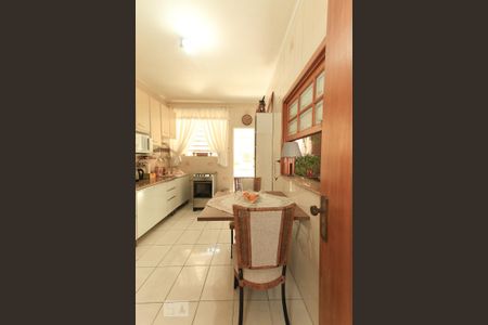 Cozinha de apartamento à venda com 4 quartos, 118m² em Santa Tereza, Porto Alegre