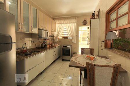 Cozinha de apartamento à venda com 4 quartos, 118m² em Santa Tereza, Porto Alegre