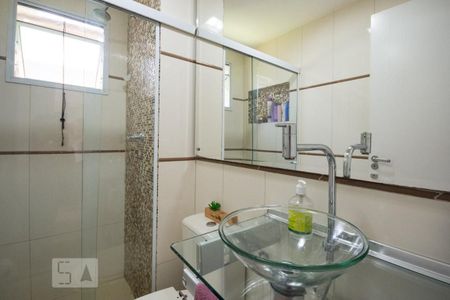 Banheiro de apartamento à venda com 3 quartos, 52m² em Benfica, Rio de Janeiro