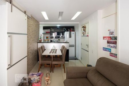 Sala de apartamento à venda com 3 quartos, 52m² em Benfica, Rio de Janeiro