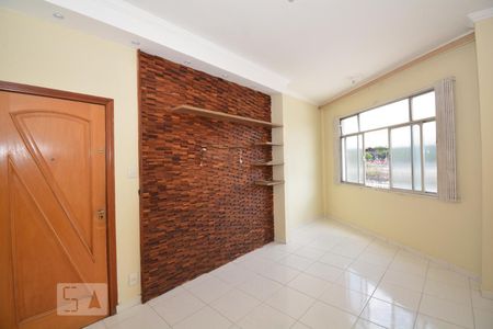 Sala de apartamento para alugar com 2 quartos, 72m² em Marechal Hermes, Rio de Janeiro