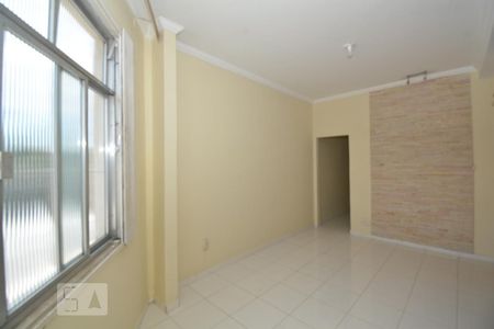 Sala de apartamento para alugar com 2 quartos, 72m² em Marechal Hermes, Rio de Janeiro