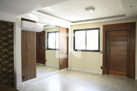 Sala de casa de condomínio para alugar com 4 quartos, 157m² em Parque Rincão, Cotia