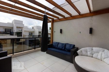Varanda - Suite 1 de casa de condomínio para alugar com 4 quartos, 157m² em Parque Rincão, Cotia