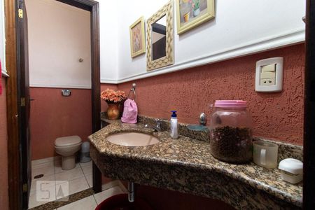 Lavabo de casa para alugar com 3 quartos, 149m² em Jardim Piqueroby, São Paulo