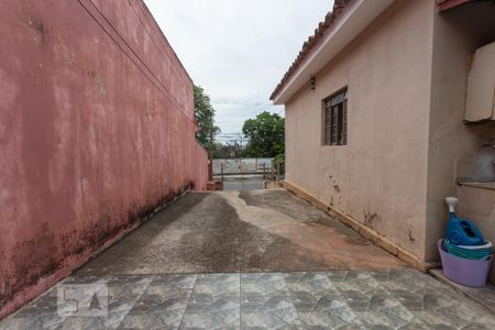 Casa à venda com 413m², 4 quartos e 3 vagas Casa à venda com 413m², 4 quartos e 3 vagasEntrada da Garagem