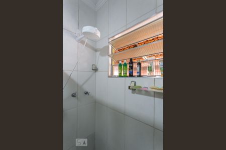 Casa à venda com 413m², 4 quartos e 3 vagas Casa à venda com 413m², 4 quartos e 3 vagasChuveiro