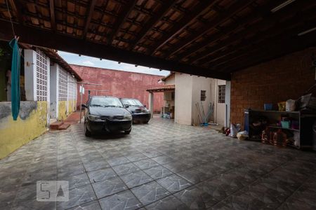 Casa à venda com 413m², 4 quartos e 3 vagas Casa à venda com 413m², 4 quartos e 3 vagasGaragem