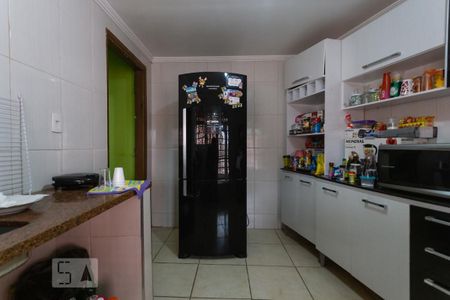 Casa à venda com 413m², 4 quartos e 3 vagas Casa à venda com 413m², 4 quartos e 3 vagasCozinha