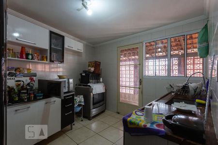 Casa à venda com 413m², 4 quartos e 3 vagas Casa à venda com 413m², 4 quartos e 3 vagasCozinha