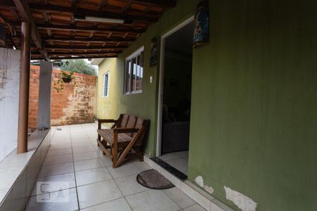 Casa à venda com 413m², 4 quartos e 3 vagas Casa à venda com 413m², 4 quartos e 3 vagasvaranda