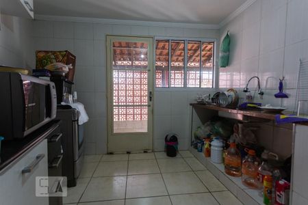 Casa à venda com 413m², 4 quartos e 3 vagas Casa à venda com 413m², 4 quartos e 3 vagasCozinha