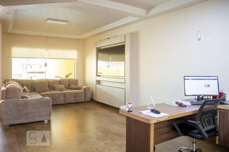 Casa para alugar com 3 quartos, 400m² em Santa Maria, São Caetano do Sul