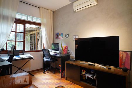 Sala de apartamento à venda com 1 quarto, 45m² em Jardim Floresta, Porto Alegre