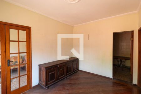 Sala 02 de casa à venda com 4 quartos, 140m² em Vila Paraíso, Campinas