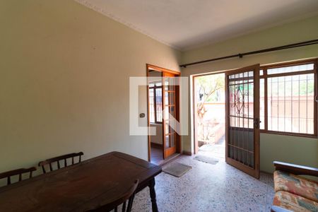 Sala 01 de casa à venda com 4 quartos, 140m² em Vila Paraíso, Campinas