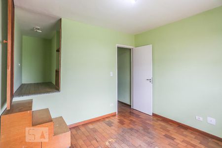 Quarto 1 de casa para alugar com 2 quartos, 120m² em Vila Polopoli, São Paulo