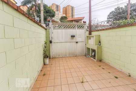 Sala de Estar Vista de casa para alugar com 2 quartos, 120m² em Vila Polopoli, São Paulo