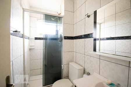 Banheiro de apartamento à venda com 1 quarto, 56m² em Vila Nova, Porto Alegre