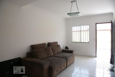 Sala de casa de condomínio para alugar com 2 quartos, 100m² em Vila Campanela, São Paulo