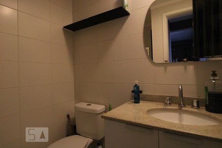 Banheiro de apartamento para alugar com 1 quarto, 45m² em Santo Amaro, São Paulo