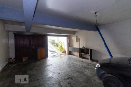 Garagem de casa à venda com 5 quartos, 380m² em Vila Nhocuné, São Paulo