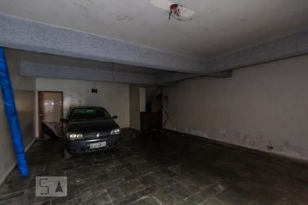 Garagem de casa à venda com 5 quartos, 380m² em Vila Nhocuné, São Paulo