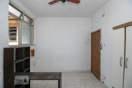 Quarto de kitnet/studio à venda com 1 quarto, 12m² em Centro, Rio de Janeiro