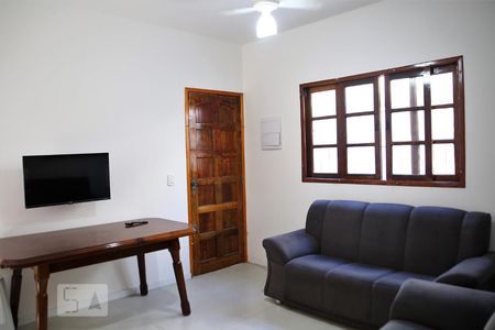 Sala de casa de condomínio para alugar com 2 quartos, 73m² em Maracanã, Praia Grande