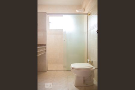 Casa à venda com 138m², 3 quartos e 4 vagas Casa à venda com 138m², 3 quartos e 4 vagasBanheiro Social