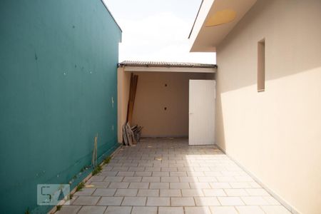 Casa à venda com 138m², 3 quartos e 4 vagas Casa à venda com 138m², 3 quartos e 4 vagasVaranda