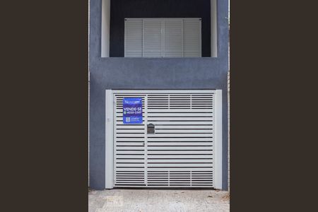 Casa à venda com 320m², 3 quartos e 1 vaga Casa à venda com 320m², 3 quartos e 1 vagaFachada