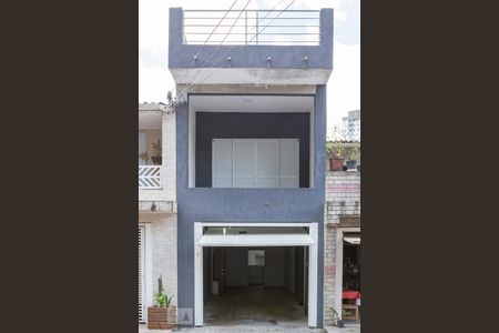 Casa à venda com 320m², 3 quartos e 1 vaga Casa à venda com 320m², 3 quartos e 1 vagaFachada