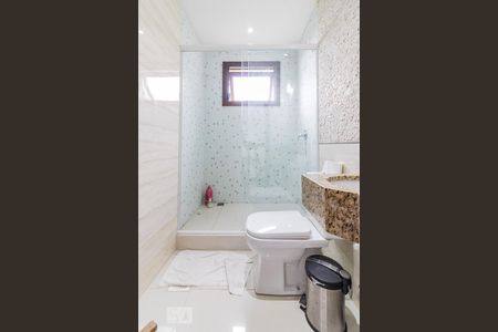 Banheiro de casa à venda com 5 quartos, 980m² em Menino Deus, Porto Alegre