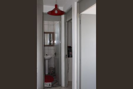 Corredor de apartamento à venda com 2 quartos, 42m² em Guajuviras, Canoas