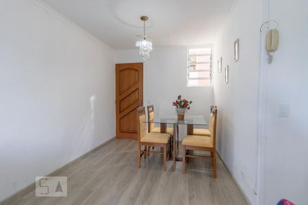 Sala de apartamento para alugar com 3 quartos, 84m² em Novo Mundo, Curitiba