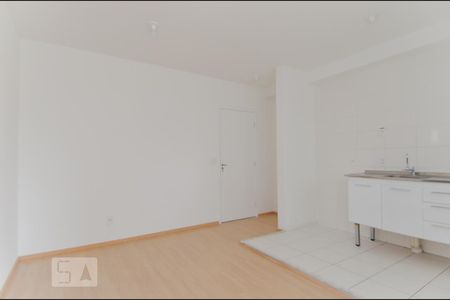 Sala de apartamento para alugar com 2 quartos, 47m² em Vila Galvão, Guarulhos