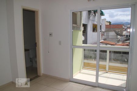 suíte 1 de casa de condomínio para alugar com 2 quartos, 70m² em Taquara, Rio de Janeiro