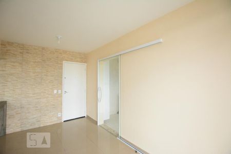 
Sala
 de apartamento para alugar com 2 quartos, 65m² em Parada de Lucas, Rio de Janeiro