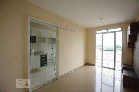 
Sala
 de apartamento para alugar com 2 quartos, 65m² em Parada de Lucas, Rio de Janeiro