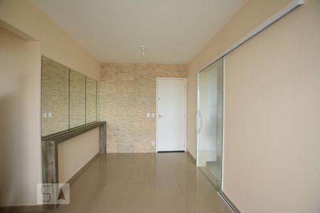 Sala de apartamento para alugar com 2 quartos, 65m² em Parada de Lucas, Rio de Janeiro