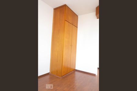 Quarto 1 de apartamento para alugar com 3 quartos, 64m² em Guará I, Brasília