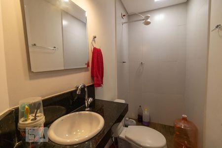 Banheiro de casa à venda com 3 quartos, 150m² em Vila Gilda, Santo André