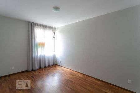 Sala de apartamento à venda com 2 quartos, 65m² em Santo Antônio, Belo Horizonte