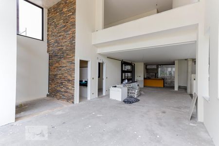 Casa de condomínio à venda com 480m², 4 quartos e 8 vagasSala