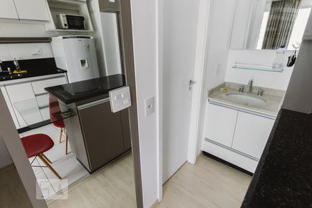 Banheiro de kitnet/studio para alugar com 1 quarto, 28m² em Perdizes, São Paulo